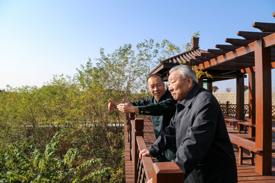 21-2019年10月，國家水利部原副部長王守強參觀金徽股份時盛贊：金徽股份是綠色礦山、文明礦山、美麗礦山。.jpg
