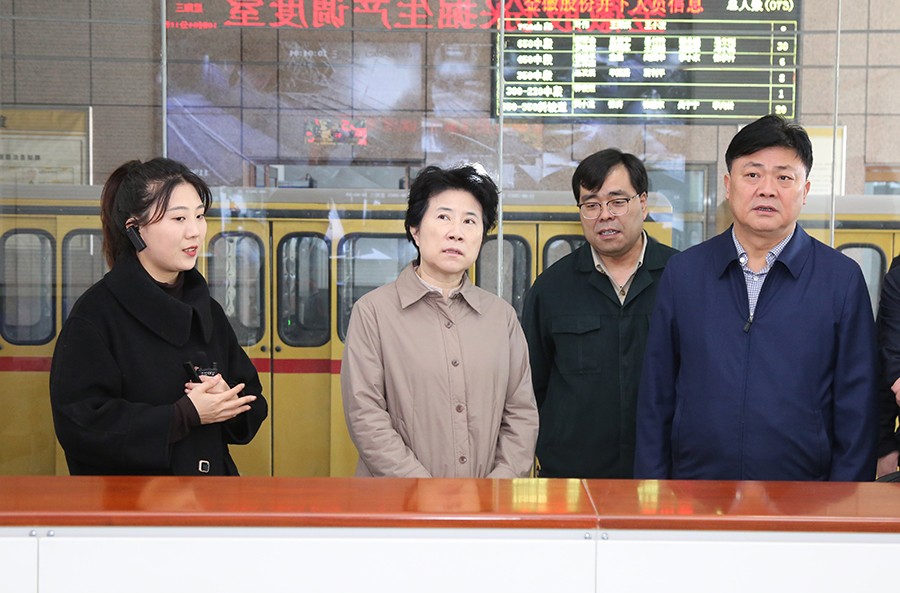 36-2023年3月，省生態(tài)環(huán)境廳黨組書記蘇君蒞臨金徽股份調(diào)研綠色礦山及“兩山”實踐創(chuàng)新基地建設(shè)情況。.jpg