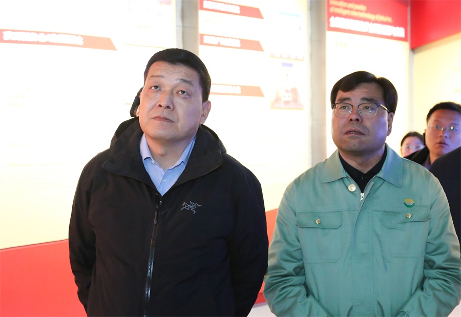 38-2023年12月，民建甘肅省委員會主任委員，全國政協(xié)委員，甘肅省政協(xié)常委，省生態(tài)環(huán)境廳廳長，省核安全局局長葛建團蒞臨金徽股份調(diào)研。.jpg
