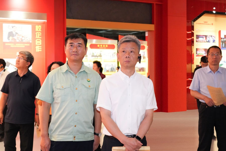 2024.06.23全國政協(xié)委員、省政協(xié)副主席、民盟甘肅省委會主委劉仲奎蒞臨金徽股份調(diào)研.jpg