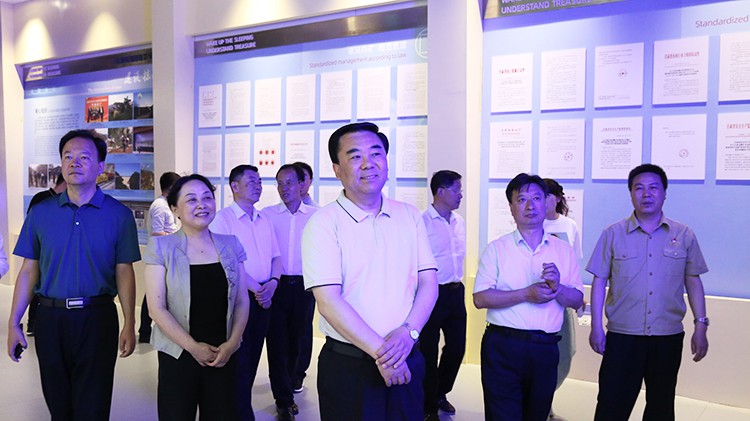 省委常委、省委統(tǒng)戰(zhàn)部部長馬廷禮蒞臨金徽股份調(diào)研